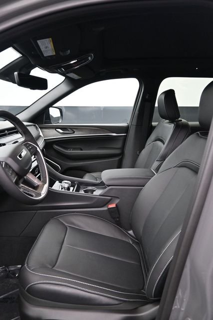 New 2027 Gray Jeep Limited Reserve image 10
