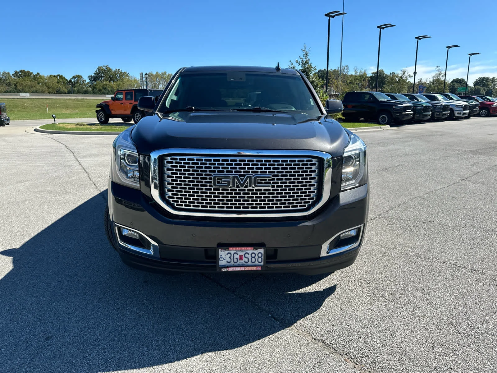 Used 2017 Iridium Metallic GMC SLT image 2