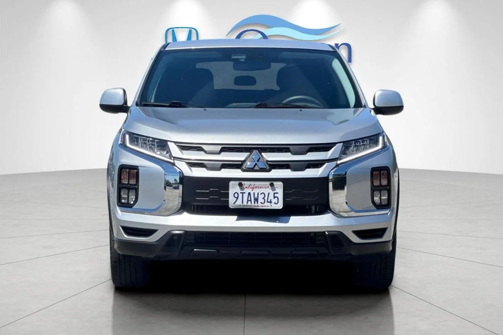 Used 2025 Alloy Silver Metallic Mitsubishi 2.0 ES image 9