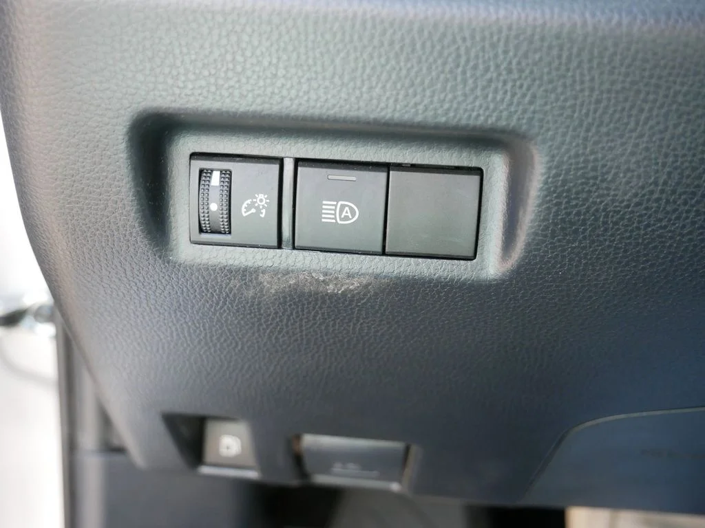 Used 2025 Silver Toyota XLE image 28