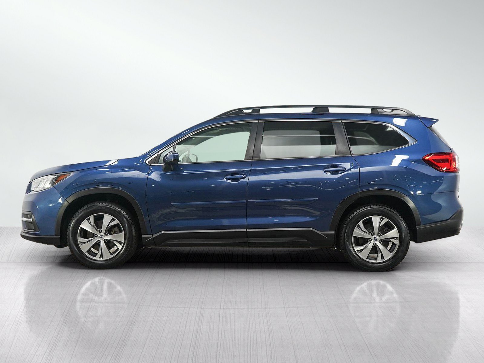 Used 2019 Subaru Ascent Premium with VIN 4S4WMAFDXK3428735 for sale in South Saint Paul, Minnesota