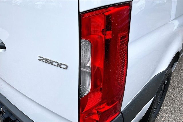 New 2026 Arctic White Mercedes-Benz Cargo 144 WB image 46