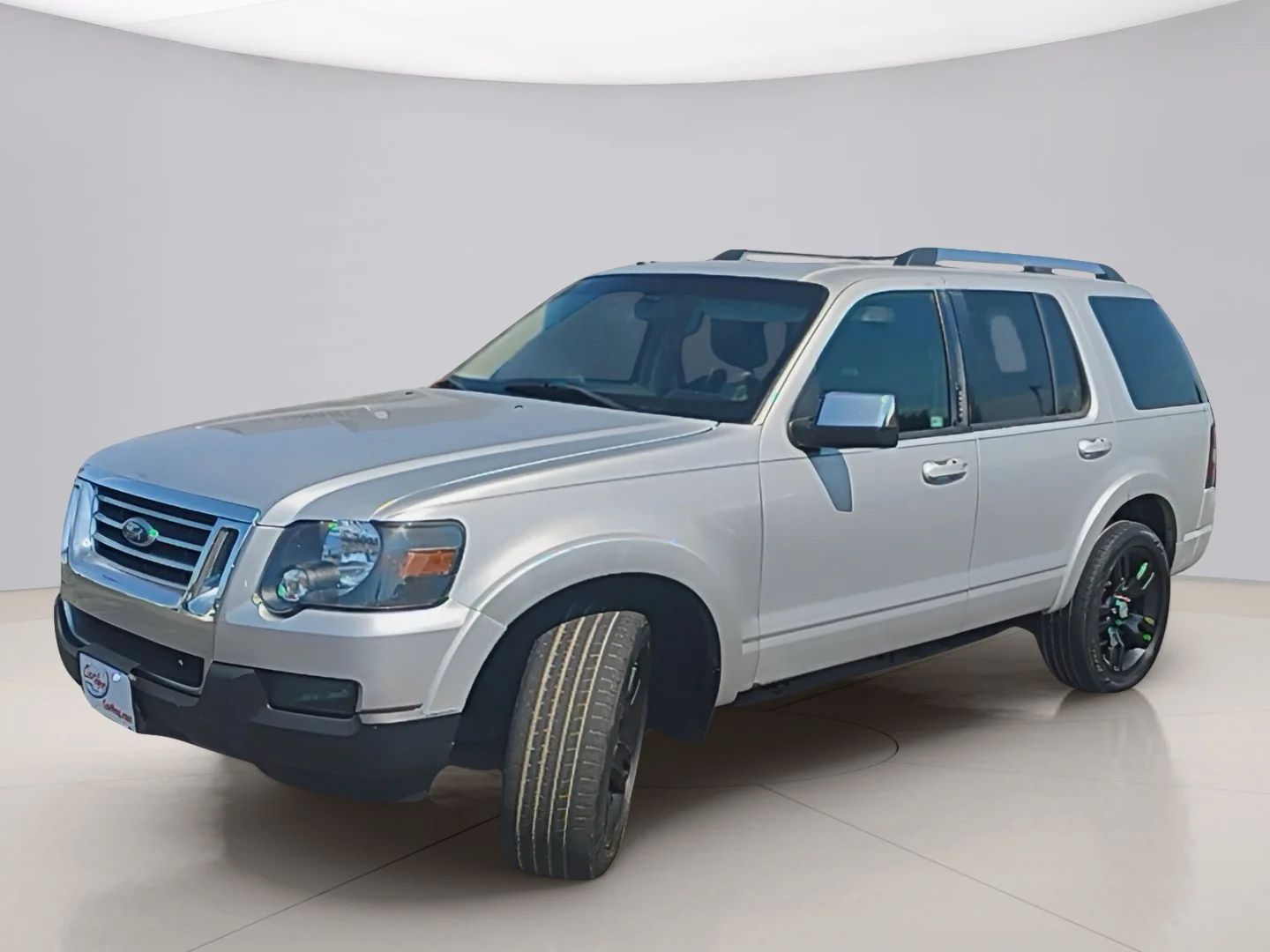 Used 2010 Silver Ford LIMITED image 1