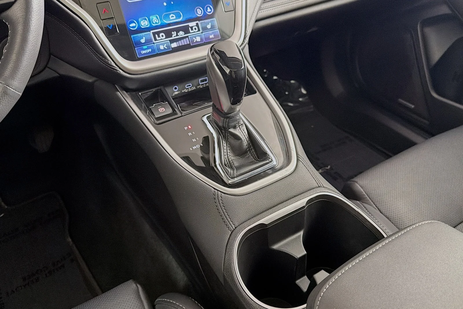 Used 2024 Crystal White Pearl Subaru Limited image 6