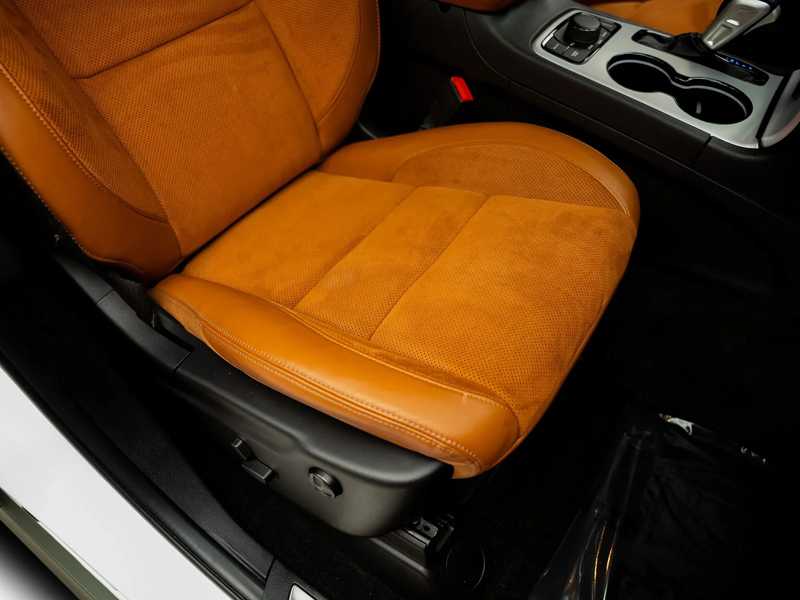 Used 2021 White Jeep Trackhawk image 37
