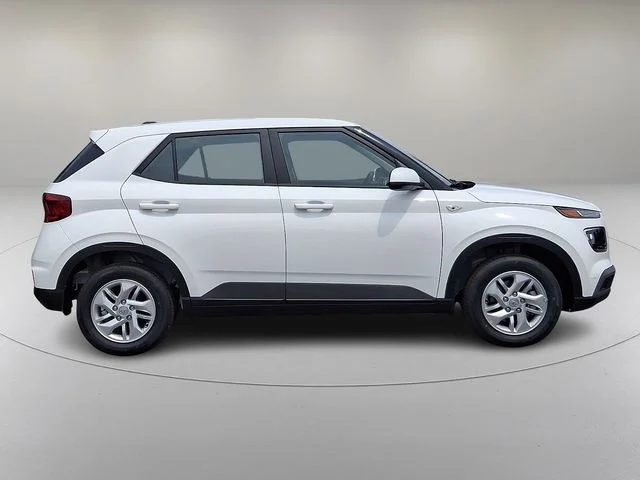New 2026 White Hyundai SE image 8