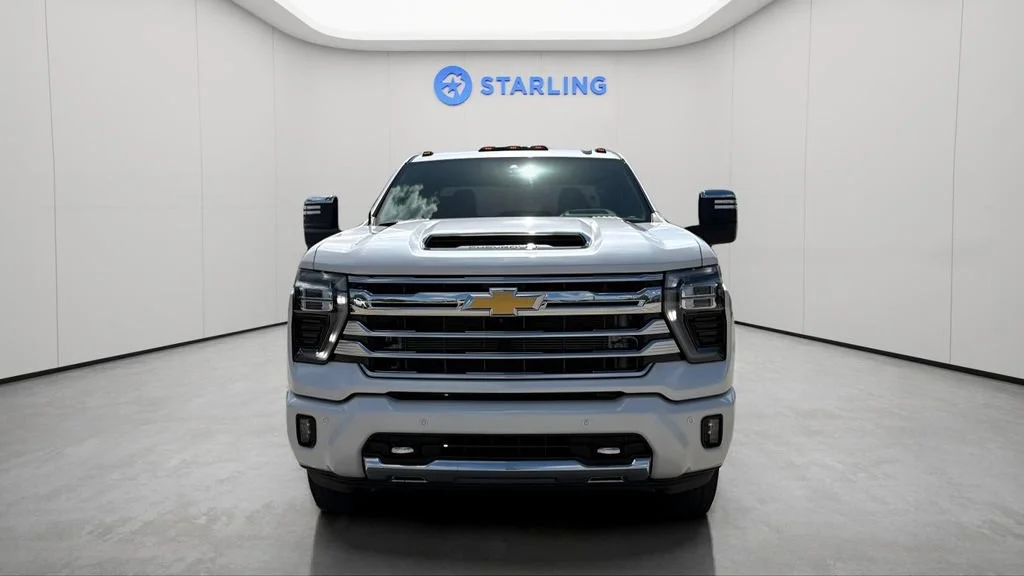 Used 2024 Iridescent Pearl Tricoat Chevrolet High Country DRW image 16
