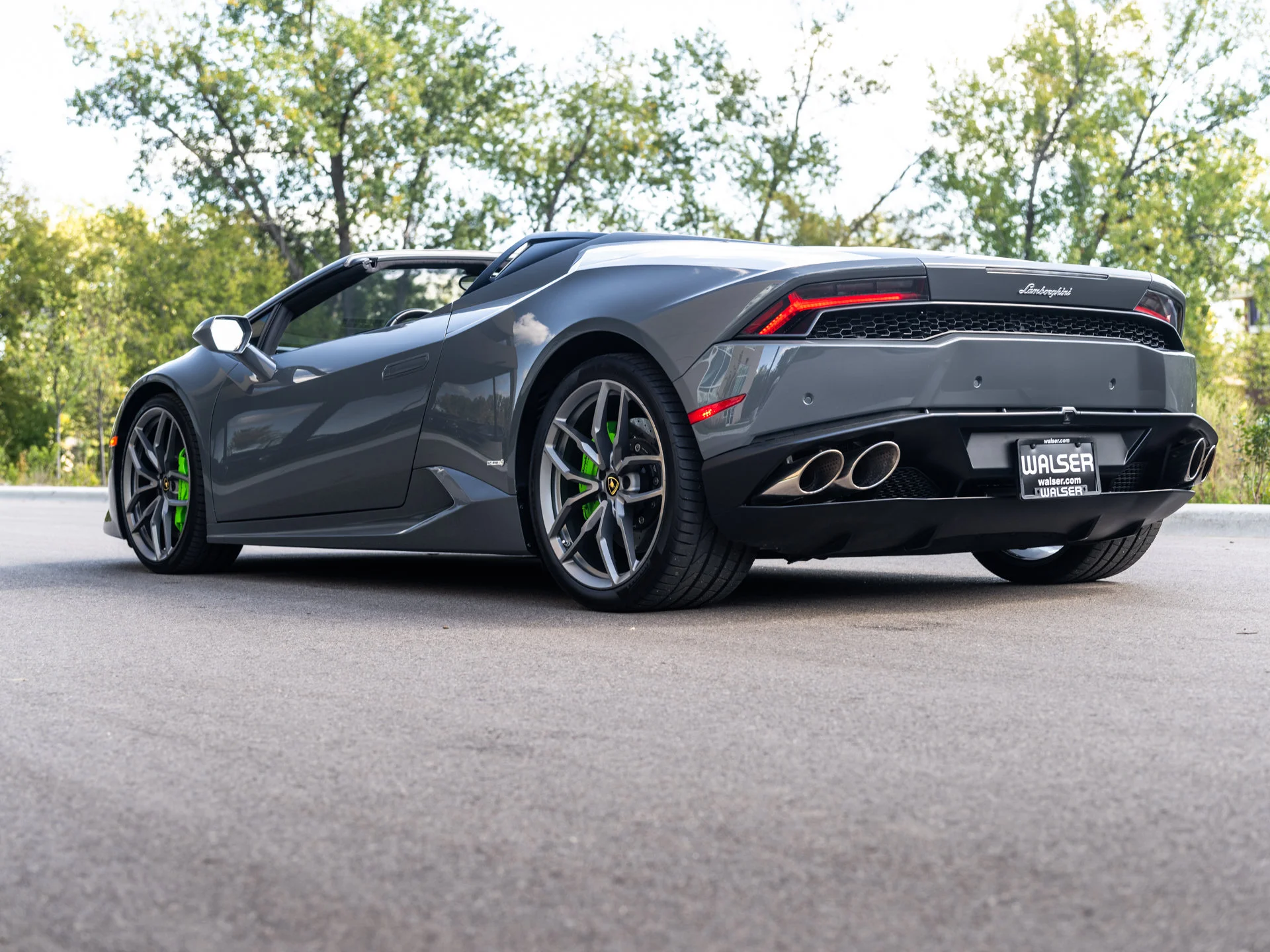 Used 2016  Lamborghini LP610-4S image 4