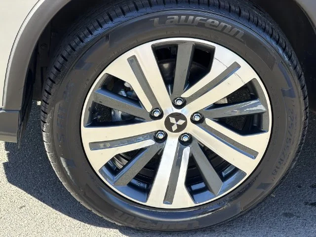 Used 2024 Gray Mitsubishi 2.0 ES image 16
