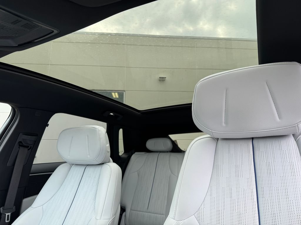 Used 2024 Crystal White Cadillac Sport image 22
