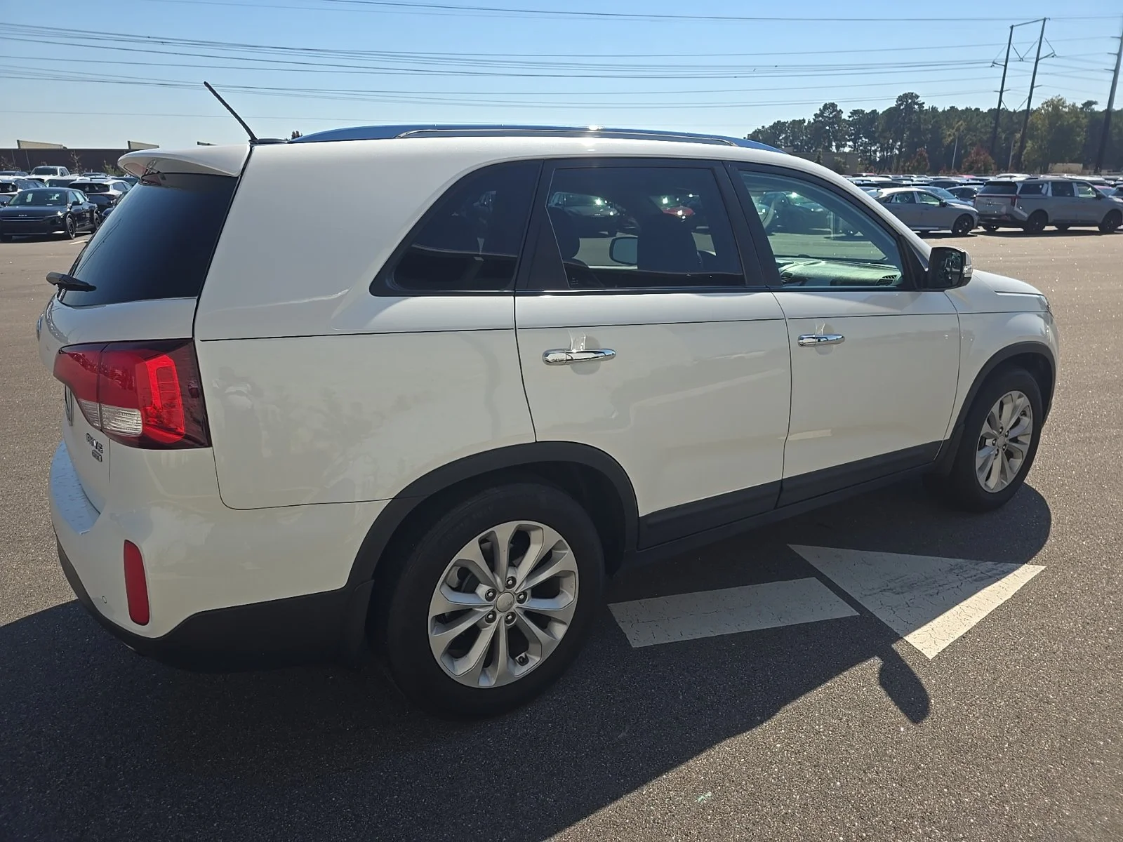 Used 2014 White Kia EX image 4