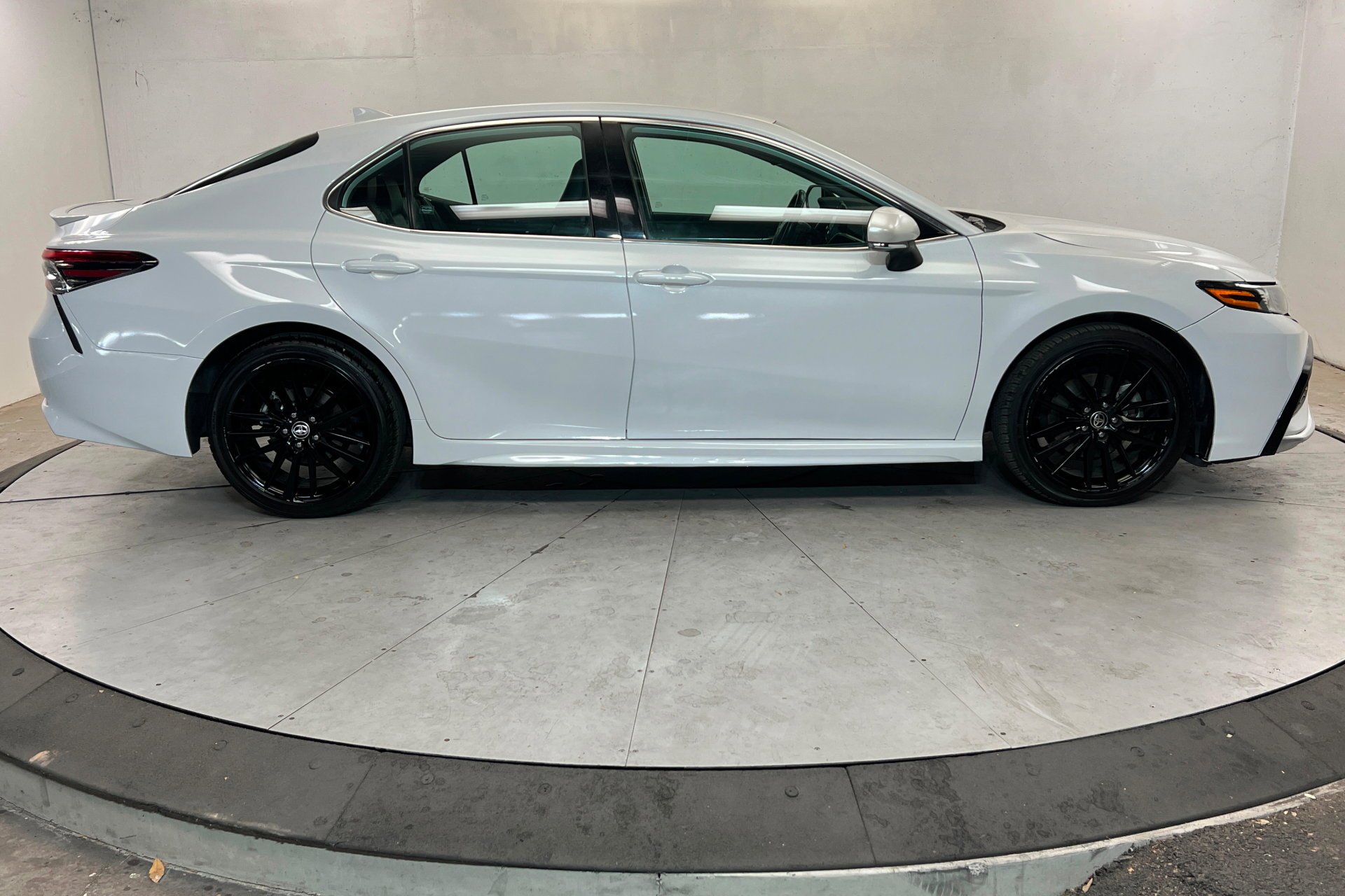 Used 2021  Toyota XSE image 7