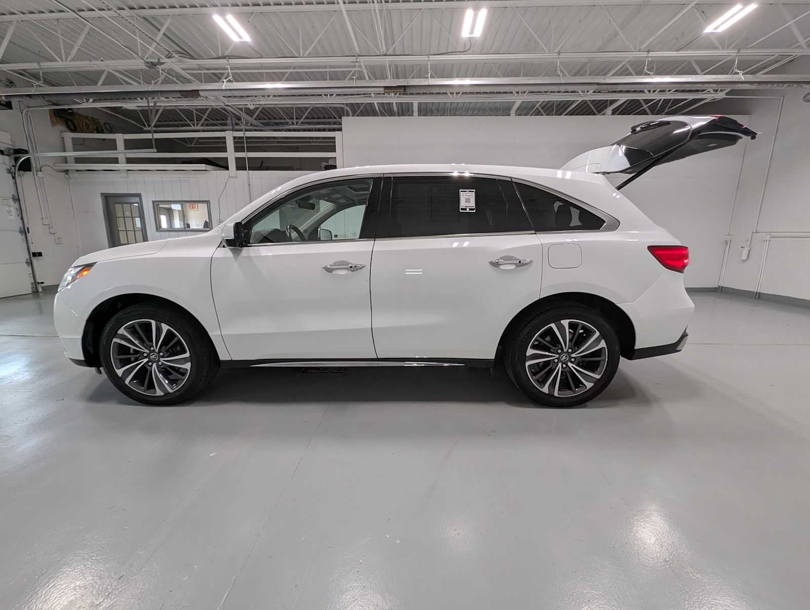 Used 2020 Platinum White Pearl Acura w/Technology Pkg image 12