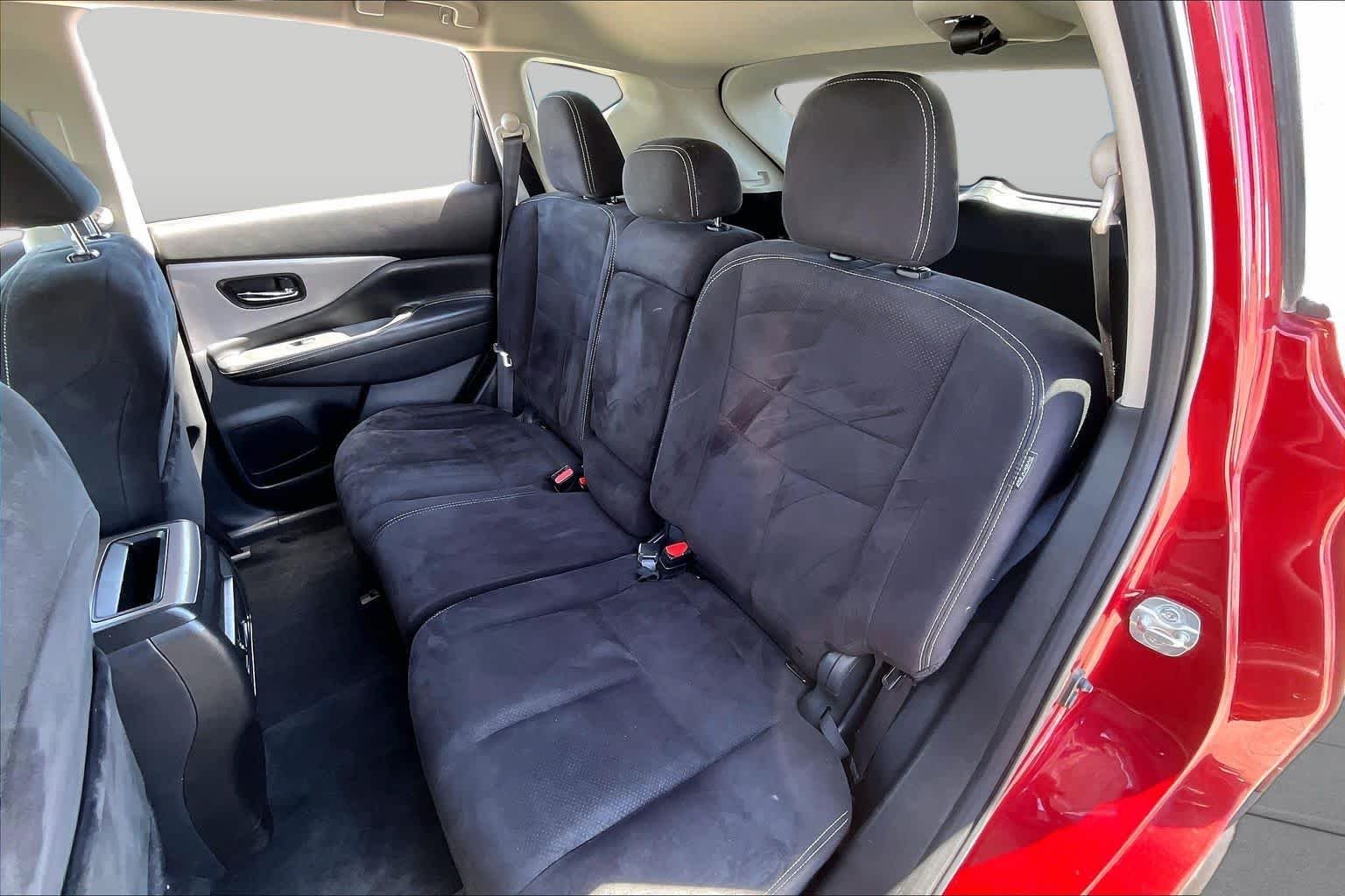 Used 2020 Cayenne Red Metallic Nissan SV image 20