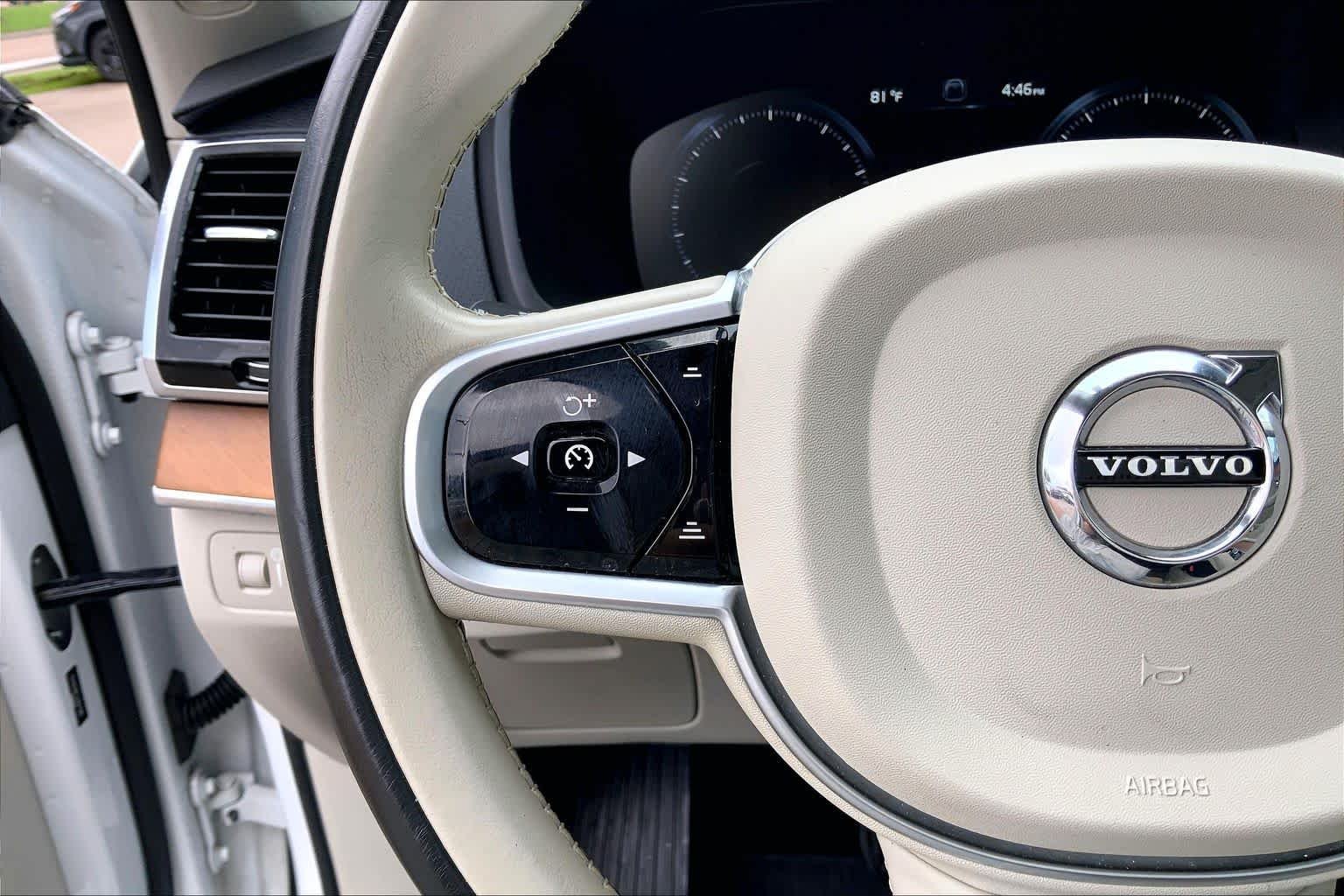 Used 2018  Volvo Inscription image 21