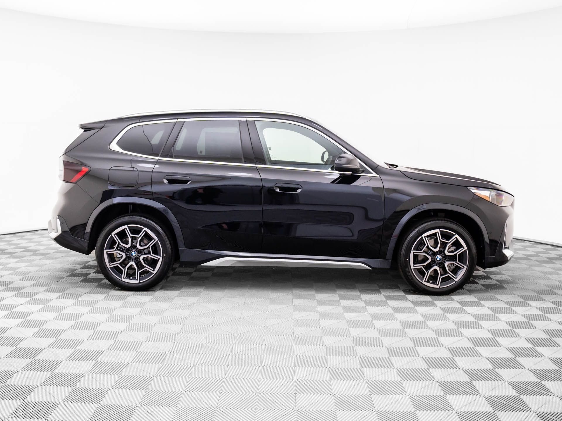 New 2026 Jet Black BMW xDrive28i image 7
