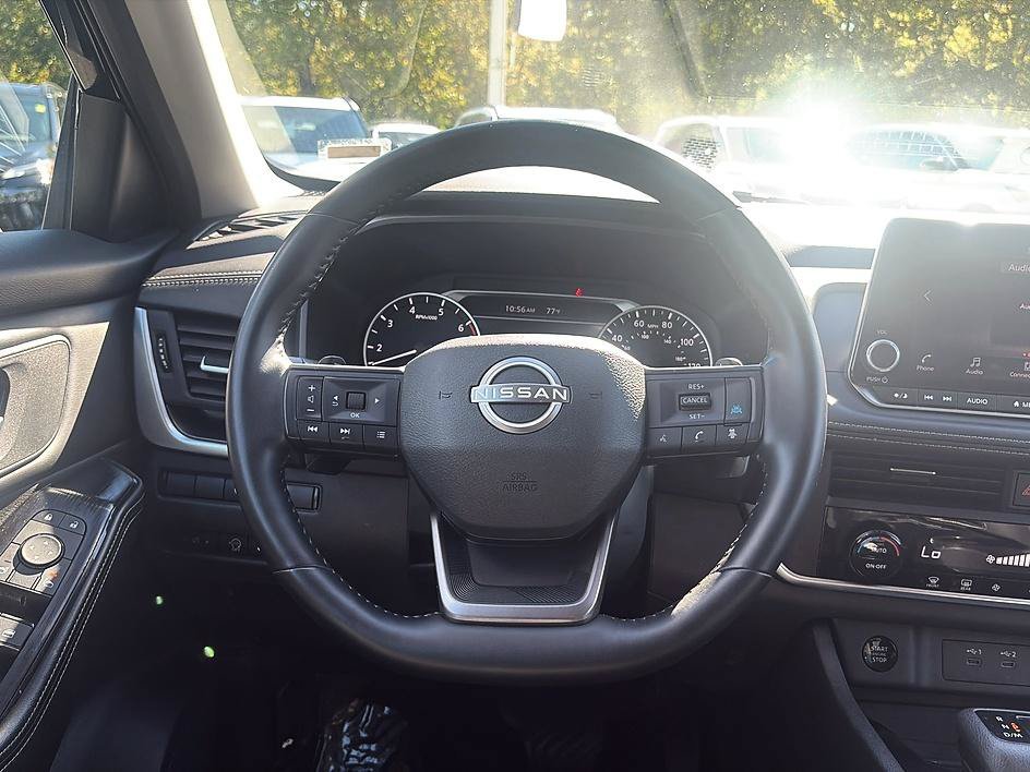 Used 2025 Super Black Nissan SV image 30