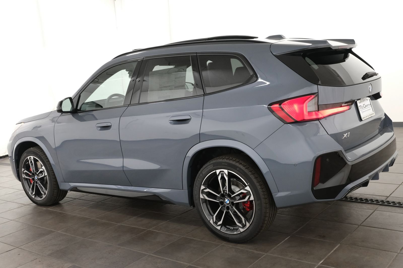 New 2027 C3n BMW xDrive28i image 3