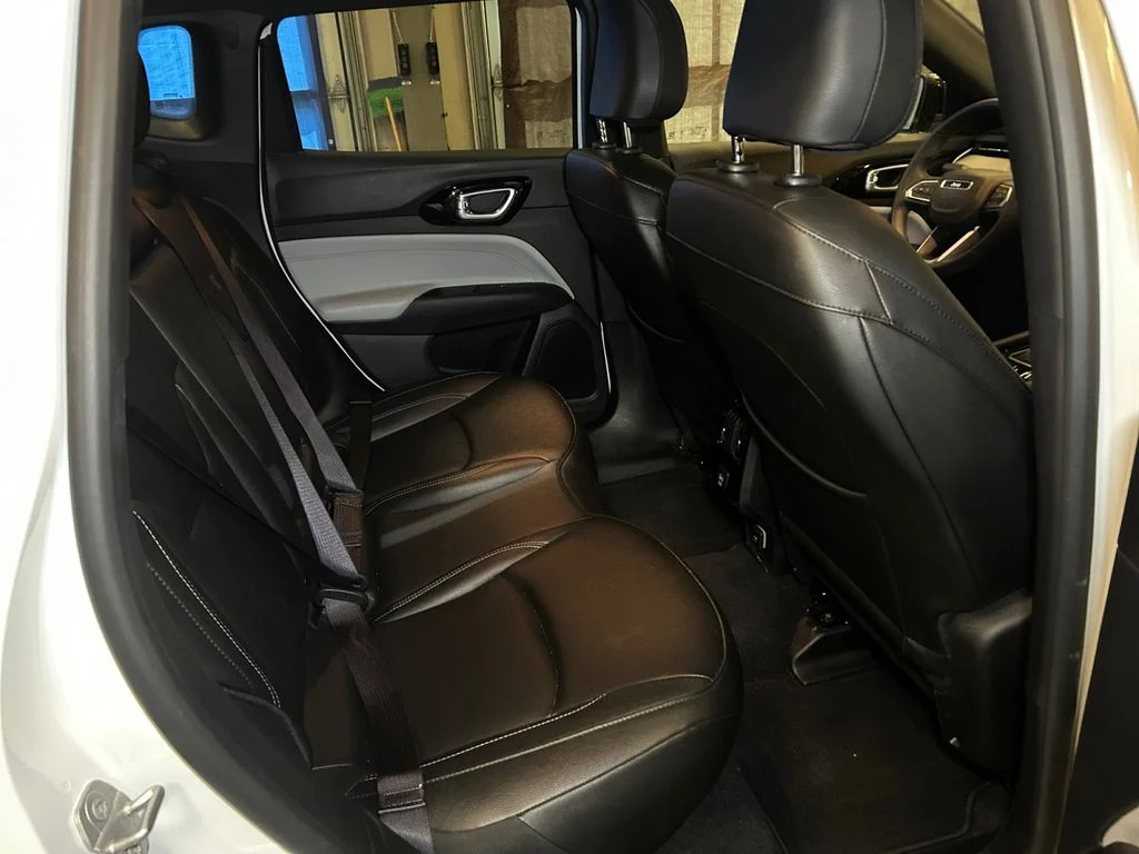 Used 2025 Bright White Jeep Limited image 18