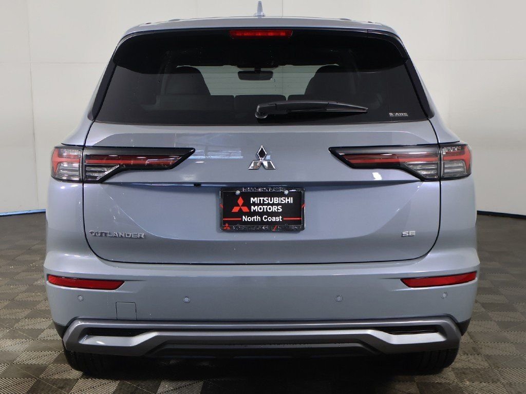 New 2026 Gray Mitsubishi SE image 15