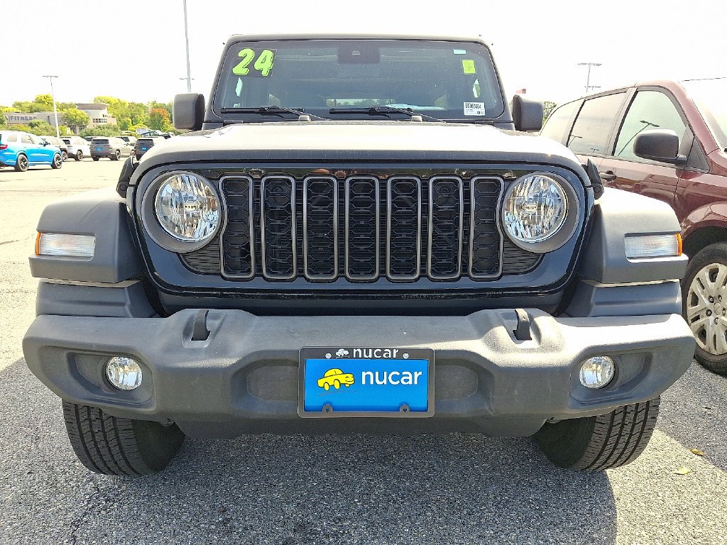 Used 2024 Black Jeep Sport S image 2