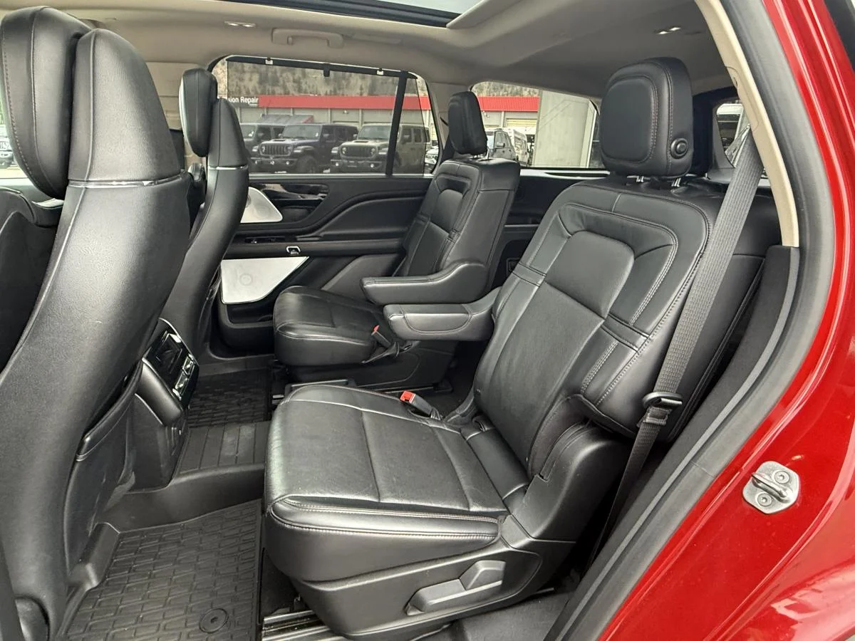 Used 2020 Red Lincoln Reserve Awd image 19