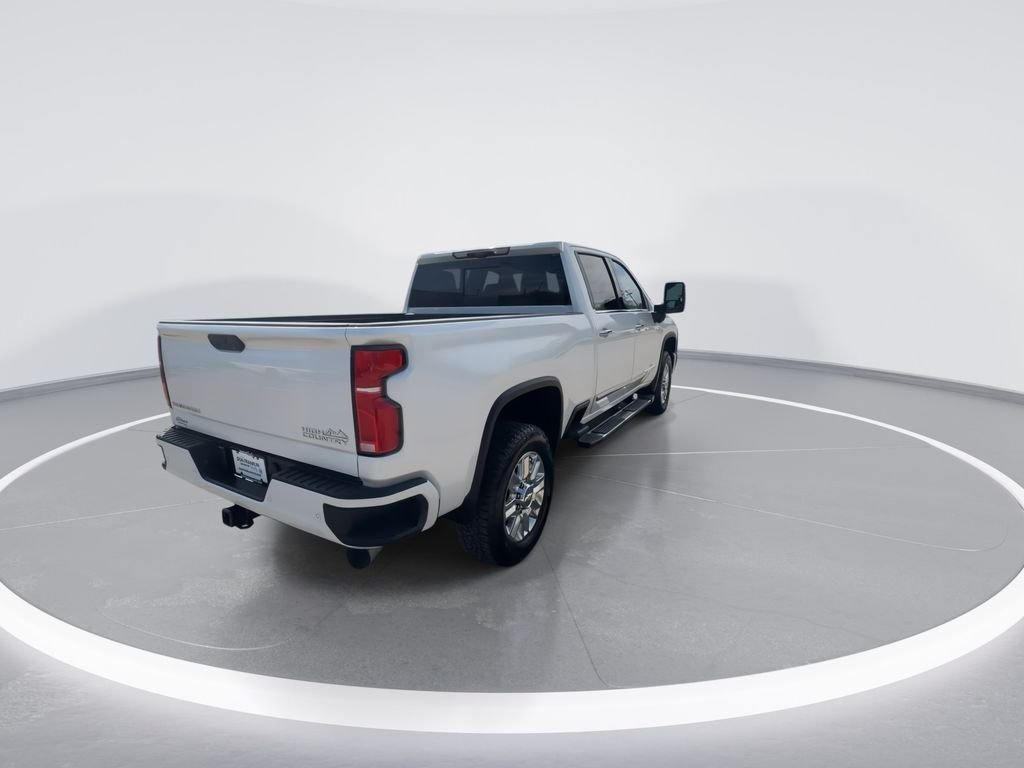 Used 2024 Beige Chevrolet High Country image 8