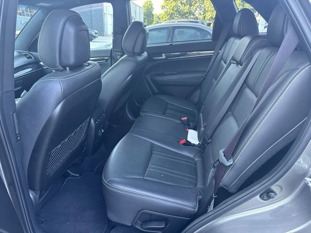 Used 2015 Silver Kia Limited V6 image 12