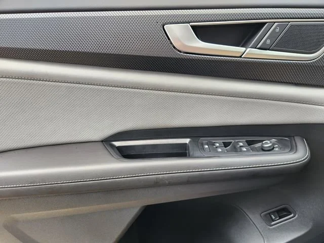 New 2026 Black Volkswagen 2.0T SEL image 18