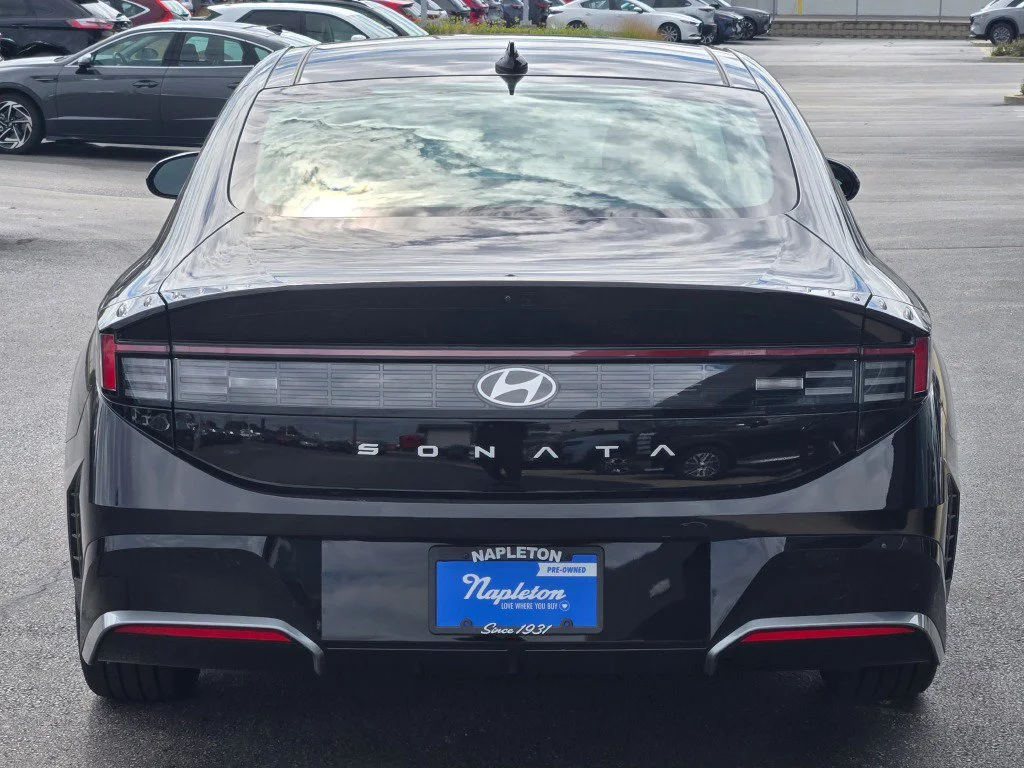Used 2024 Black Hyundai SEL image 11