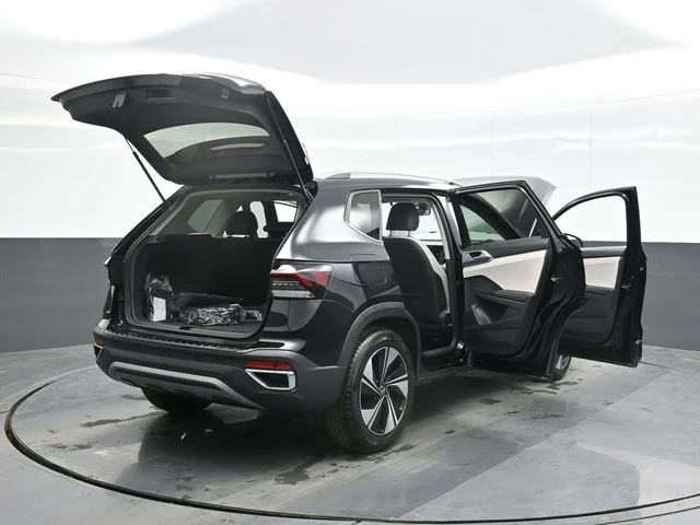 New 2026 Black Volkswagen 1.5T SE image 29
