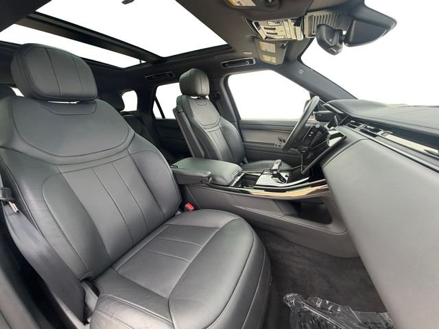 Certified Used 2025 Fuji White Land Rover SE image 16