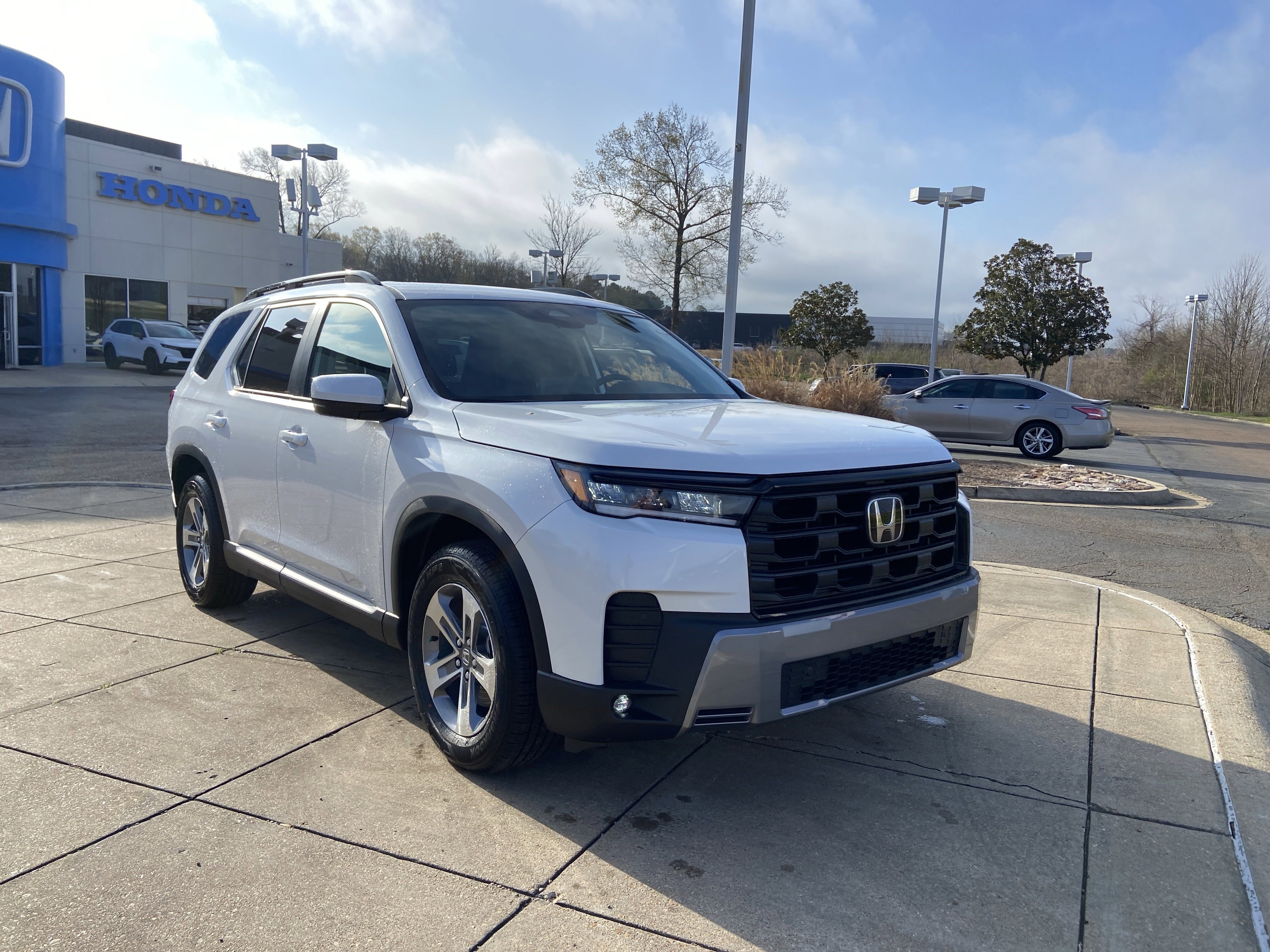 New 2026 Platinum White Pearl Honda EX-L image 2