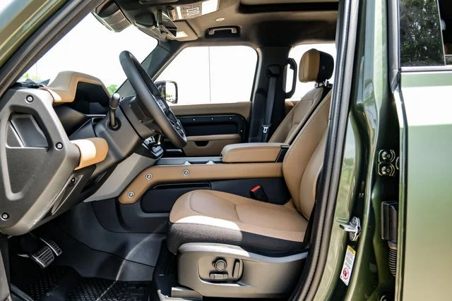 New 2026 Green Land Rover X image 3