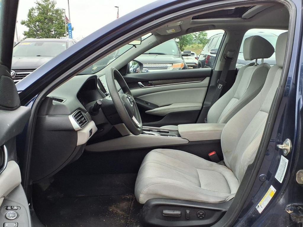 Used 2018  Honda EX image 12