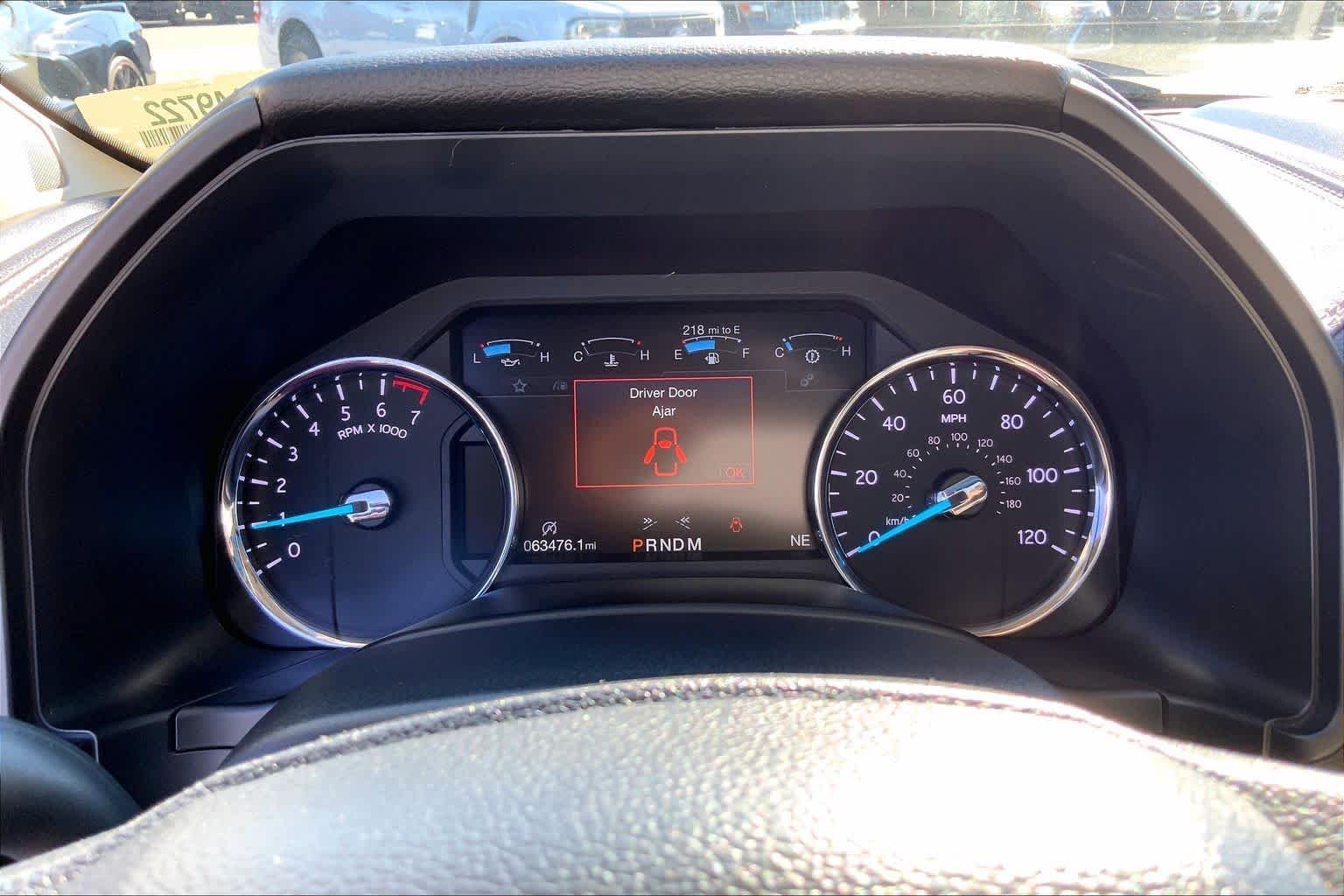 Used 2018 White Platinum Metallic Tri-Coat Ford Platinum image 23