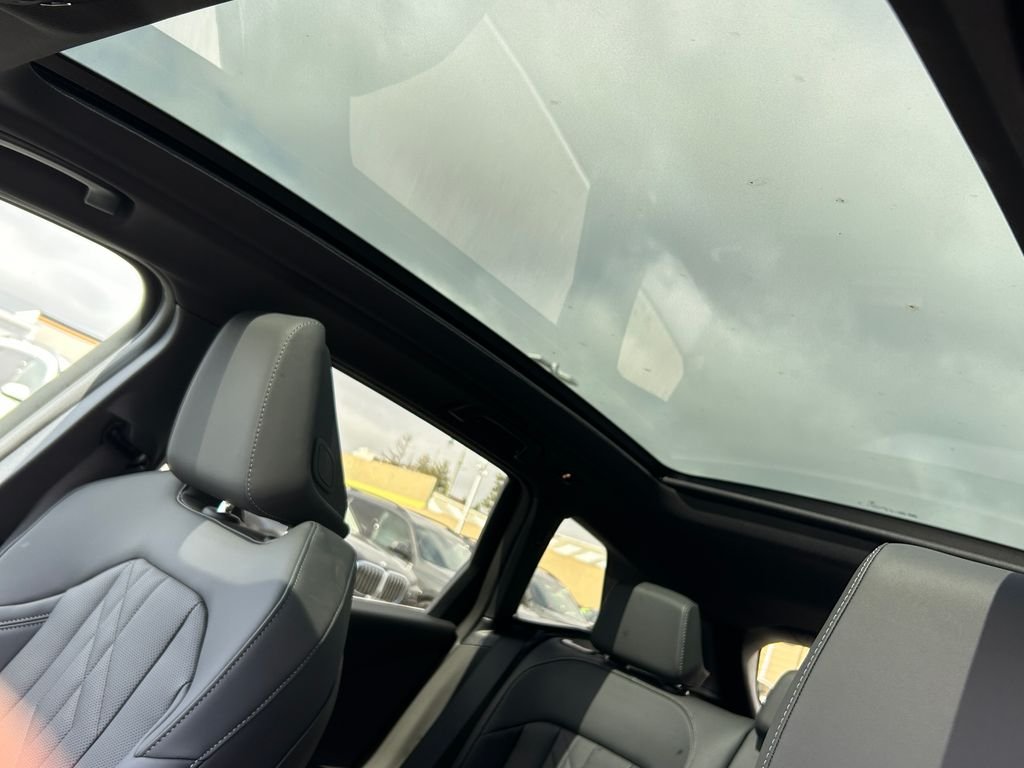 New 2026 Dark Graphite Metallic BMW 30 xDrive image 16