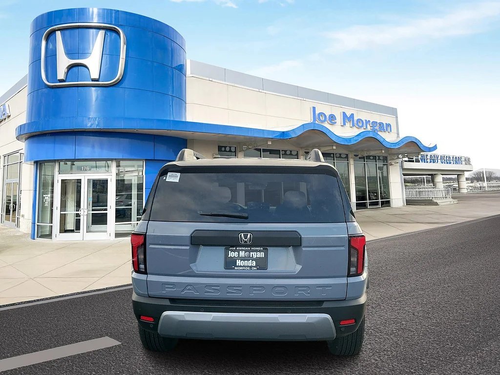 New 2026 Sonic Gray Pearl Honda RTL image 4