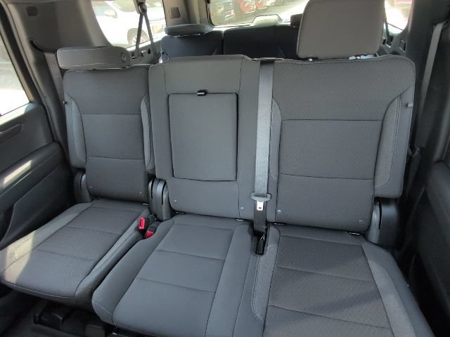 2026 Chevrolet Suburban LS - Photo 8