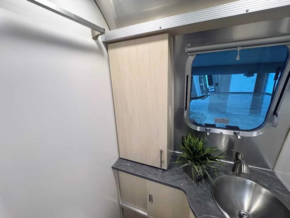 New 2026 SILVER AIRSTREAM  image 39