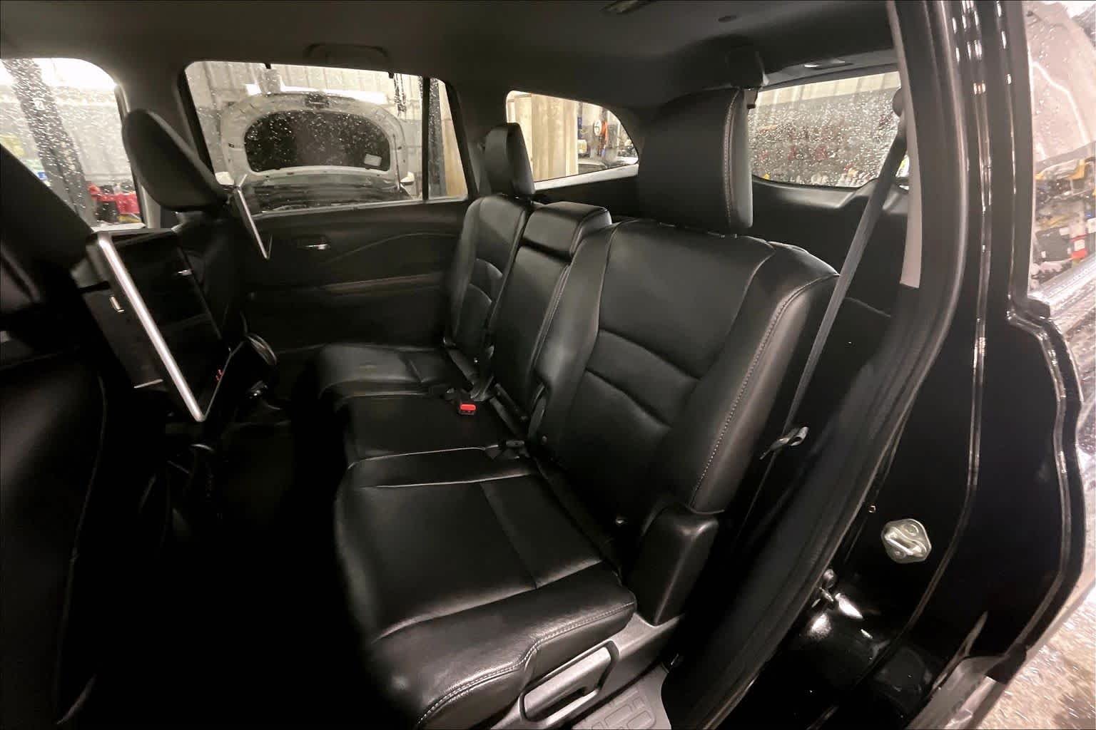 Used 2020 Crystal Black Pearl Honda EX-L image 21