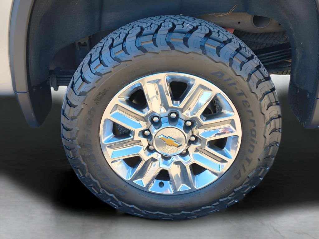 Used 2024 Sterling Gray Metallic Chevrolet High Country Premium Z71 image 4