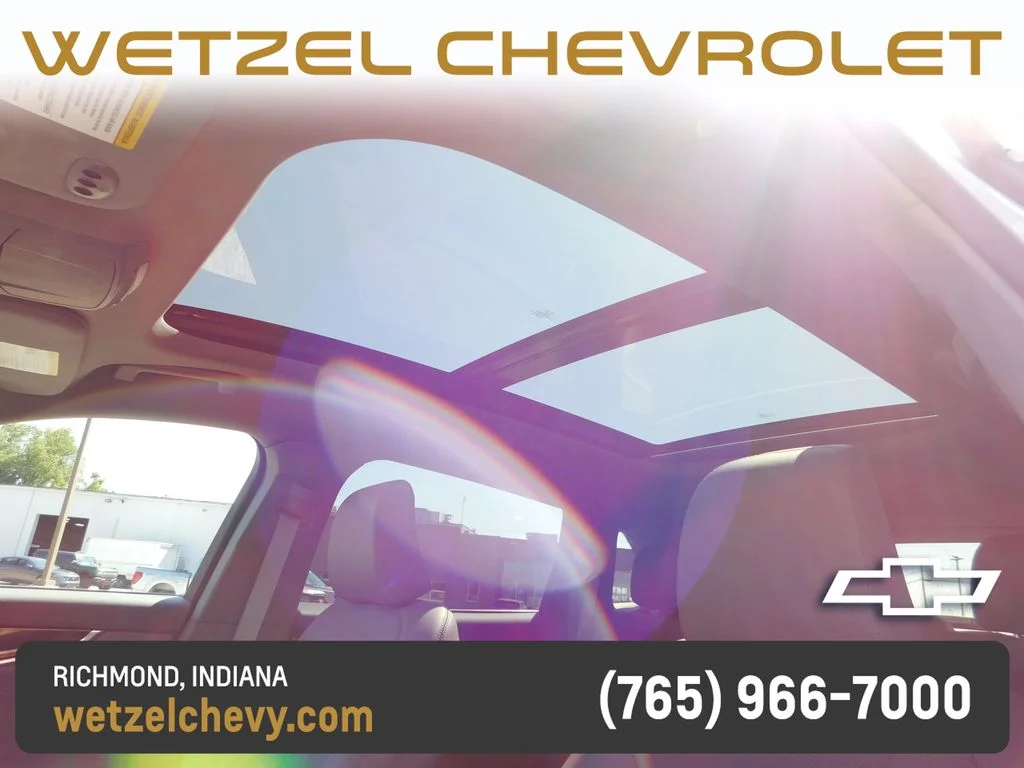 Used 2023 Silver Lincoln Reserve image 12