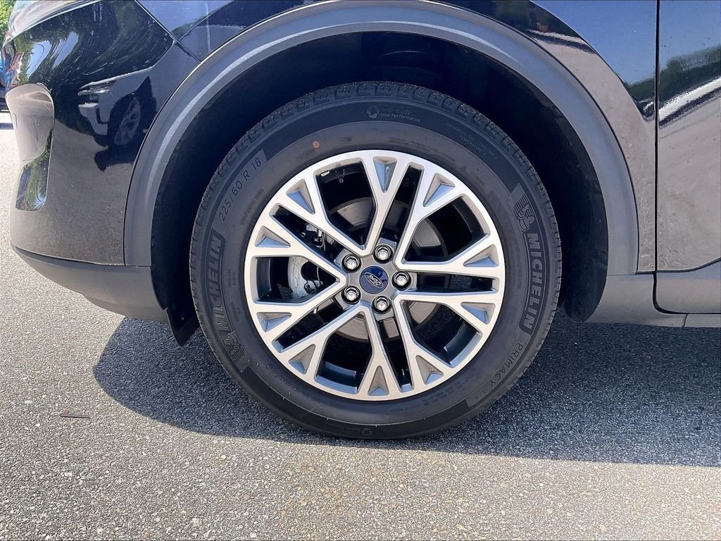 Used 2022 Agate Black Metallic Ford SEL image 7