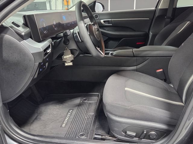 Used 2024 Gray Hyundai SEL image 5