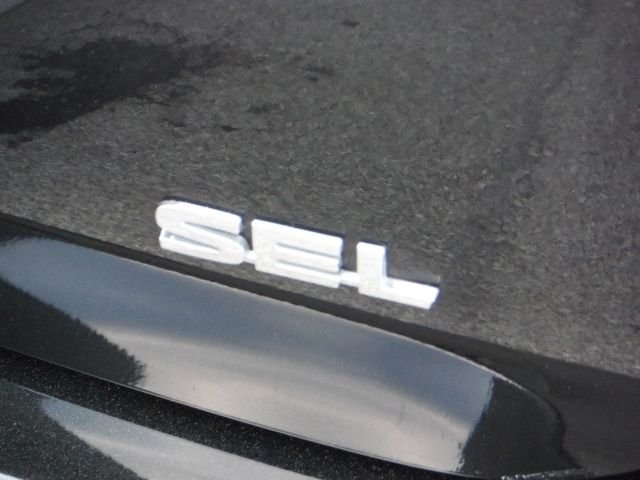 Used 2022 Black Mitsubishi SEL image 6