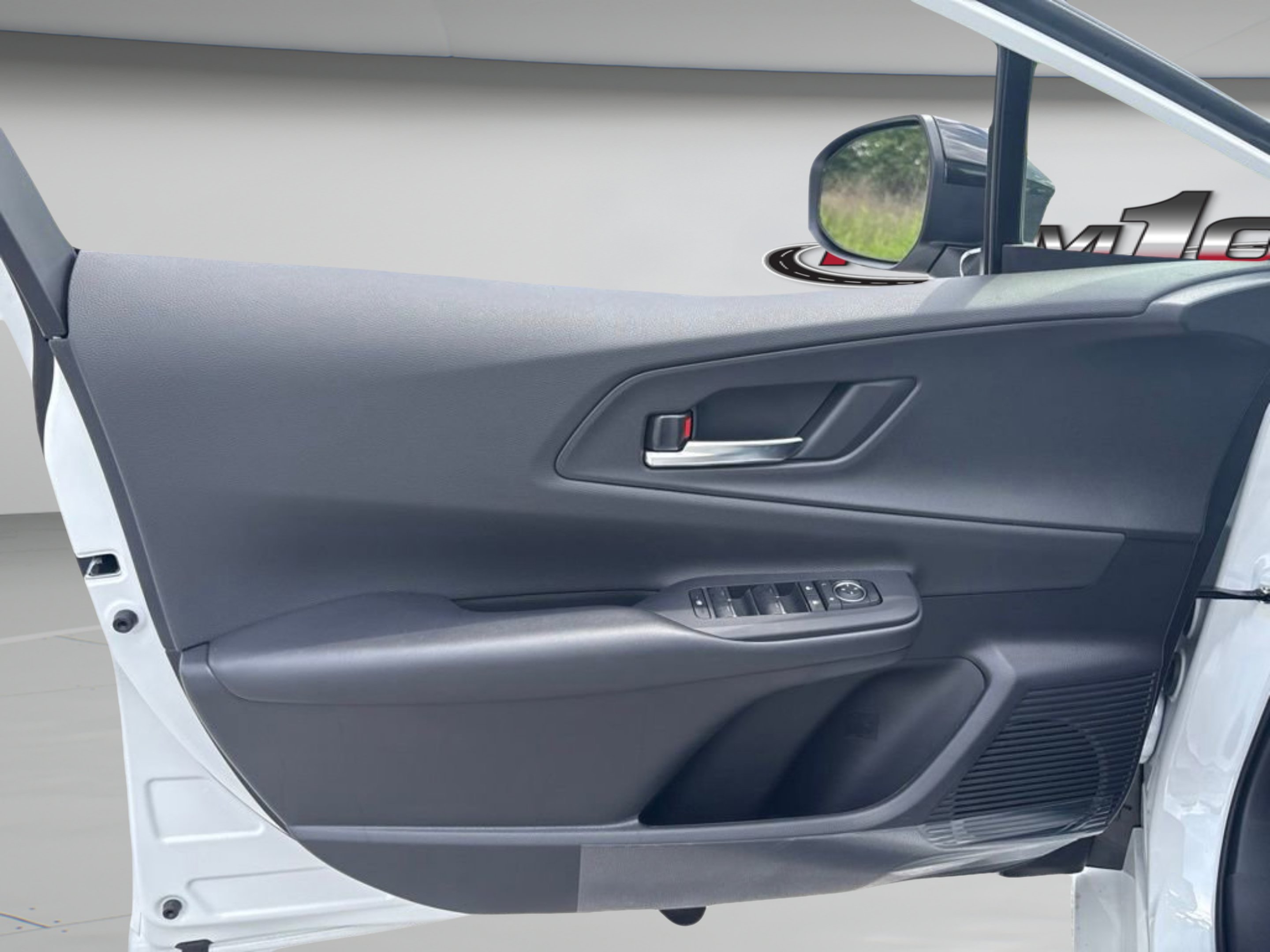 2026 Toyota Prius Plug-in Hybrid XSE - Photo 19