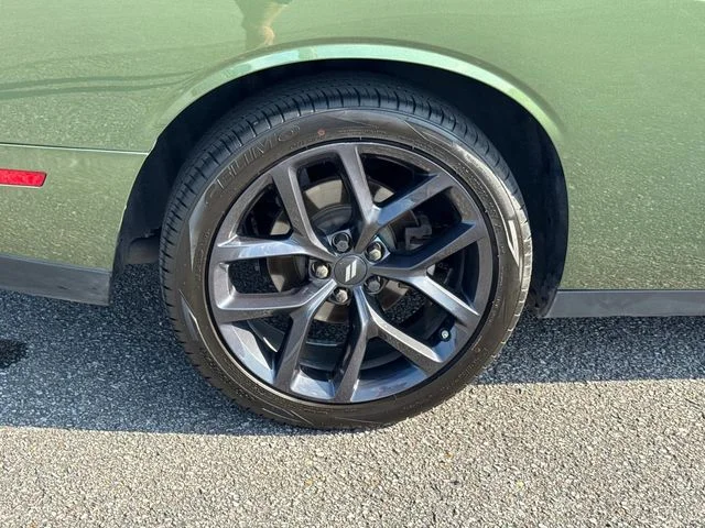 Used 2022 Green Dodge SXT image 12