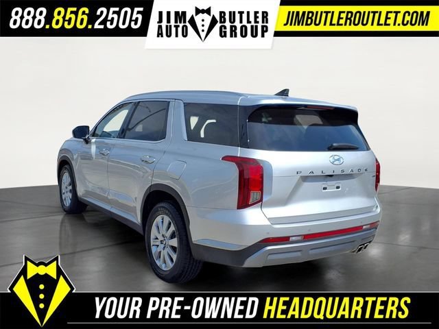 Used 2025  Hyundai SEL image 2