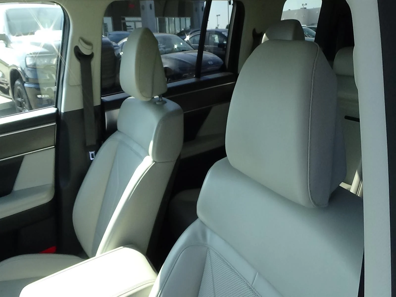 Used 2025 Serenity White Pearl (w6h) Hyundai SEL image 17